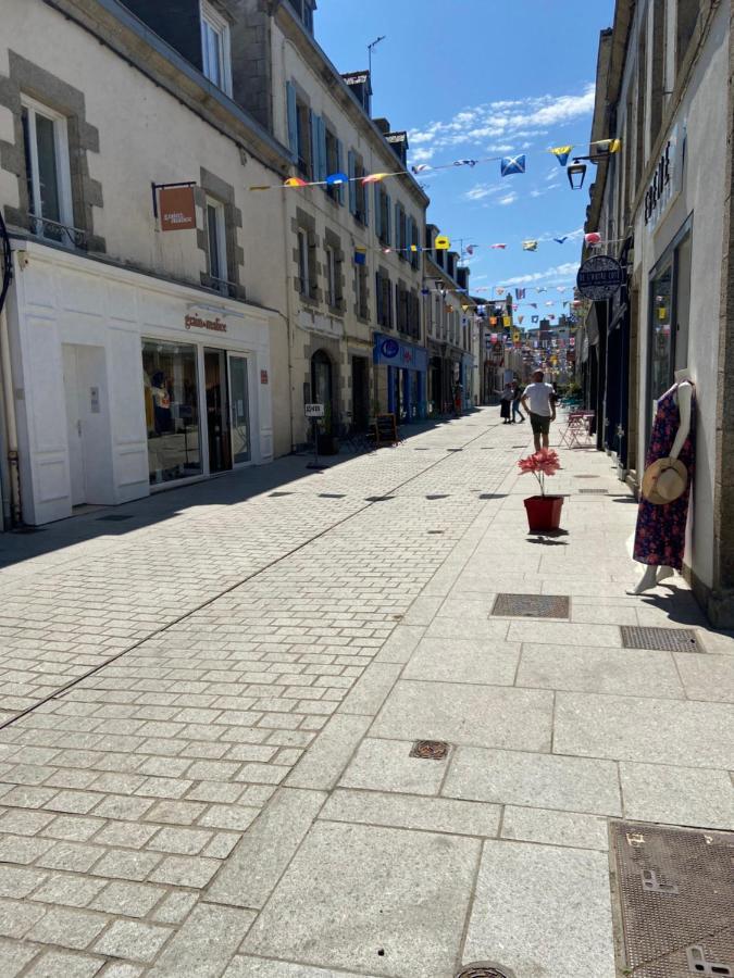 Votre Mini Maison En Plein Coeur Du Centre Ville -Terrasse - Et Parking Prive Sur Place Clos - Draps Et Menage Inclus 콩카르노 외부 사진