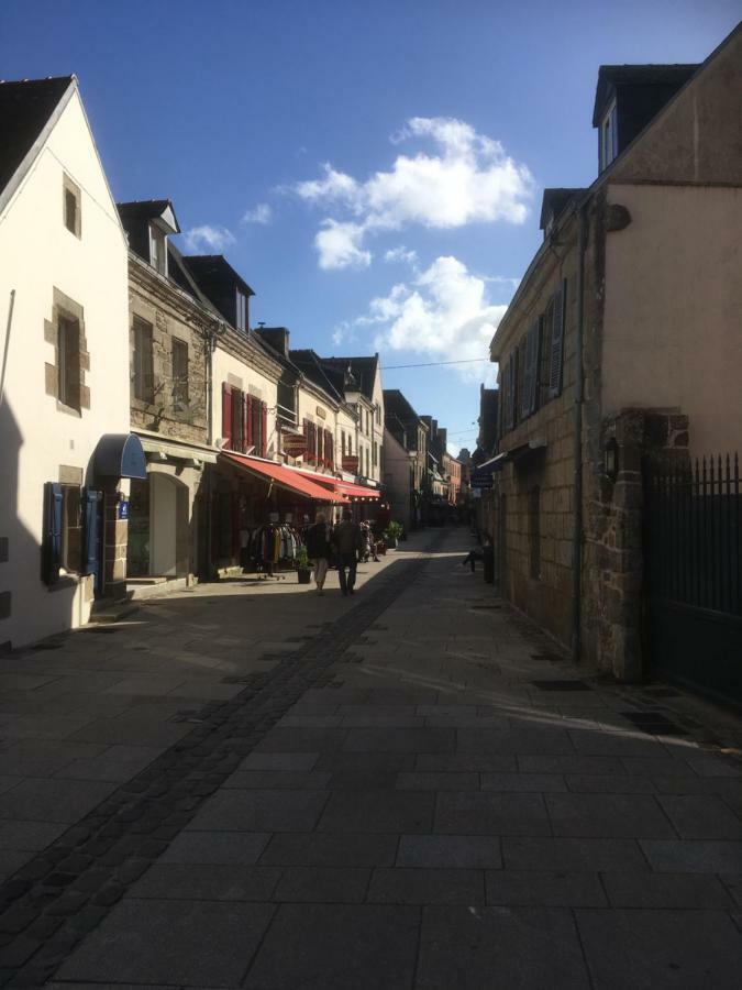 Votre Mini Maison En Plein Coeur Du Centre Ville -Terrasse - Et Parking Prive Sur Place Clos - Draps Et Menage Inclus 콩카르노 외부 사진