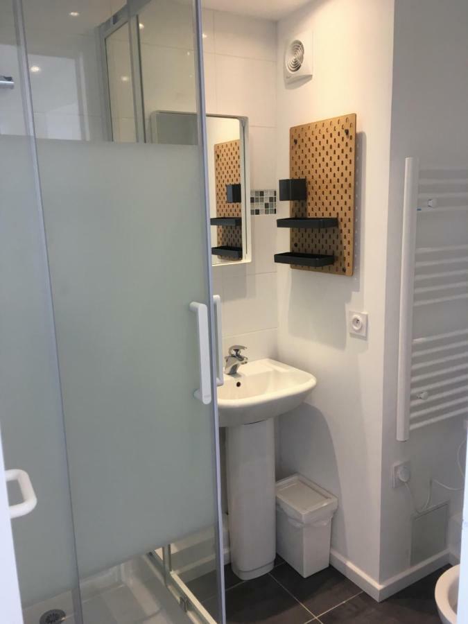 Votre Mini Maison En Plein Coeur Du Centre Ville -Terrasse - Et Parking Prive Sur Place Clos - Draps Et Menage Inclus 콩카르노 외부 사진