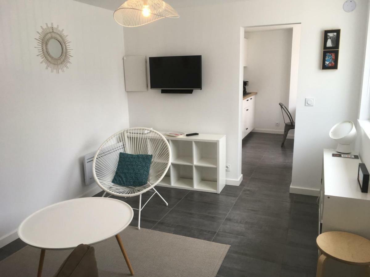 Votre Mini Maison En Plein Coeur Du Centre Ville -Terrasse - Et Parking Prive Sur Place Clos - Draps Et Menage Inclus 콩카르노 외부 사진