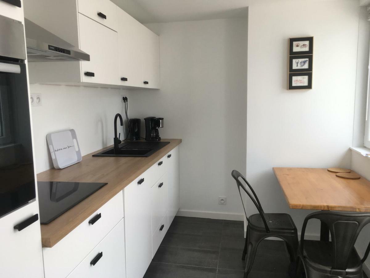 Votre Mini Maison En Plein Coeur Du Centre Ville -Terrasse - Et Parking Prive Sur Place Clos - Draps Et Menage Inclus 콩카르노 외부 사진